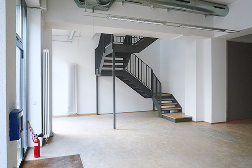 Neue Treppenkonstruktion des selben Ladens in Frankfurt hervorragend geplant und umgesetzt.