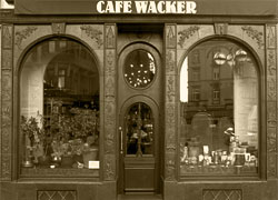 Beispiel für Restaurierung, Sanierung, Denkmalpflege der vav Fischer-Bumiller G.b.R. Frankfurt am Main. Cafe Wacker, Bornheim Mitte in Gold.